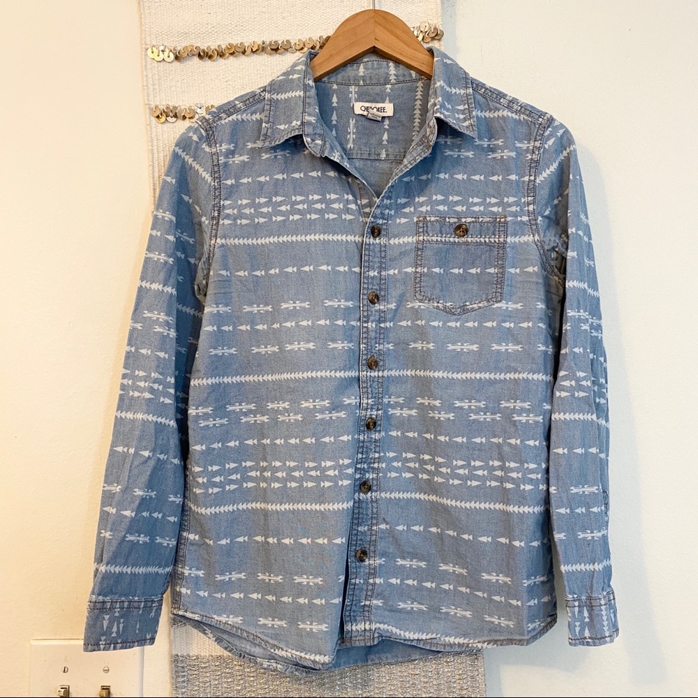 CHEROKEE Southwestern Aztec Arrow Button Up L Blue